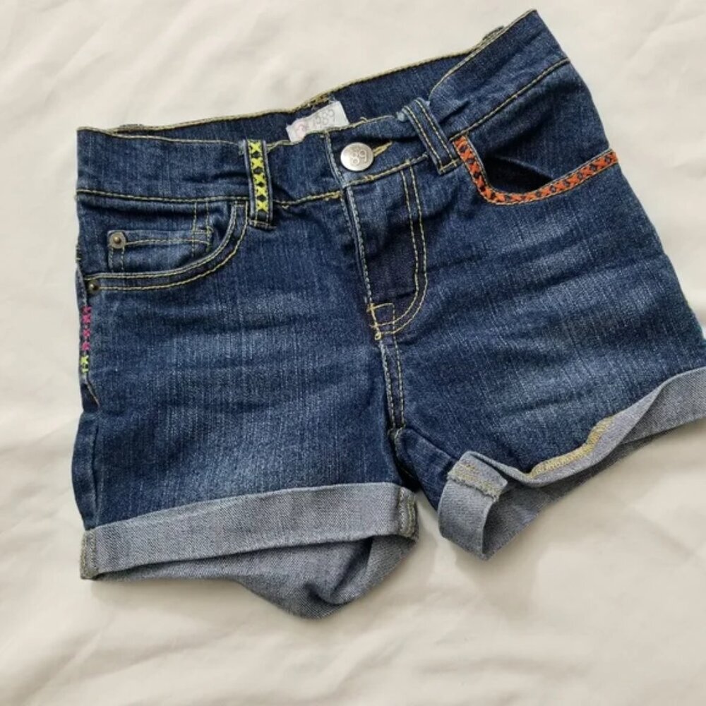 🔴 Childrens Place little girl denim shorts with embroidery detail size 6X (E13)